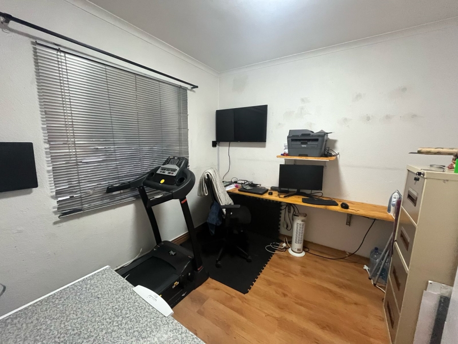 3 Bedroom Property for Sale in Surrey Estate Western Cape